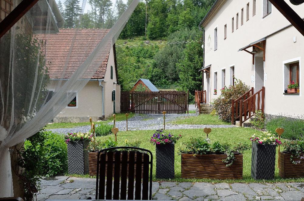 Penzion Starý Pivovar Křtiny Exteriér fotografie